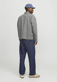 Jack & Jones WEIT GESCHNITTEN - Camicia - bright white