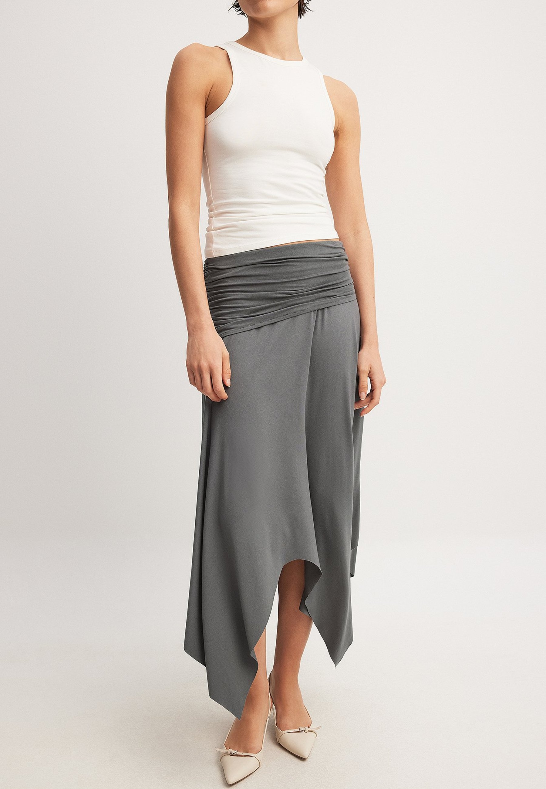 NA-KD SOFT LINE Jupe longue dark grey/gris foncé