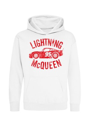 Hvid hættetrøje med rød grafik af racerbile og teksten Lightning McQueen 95 i distressed stil på fronten.