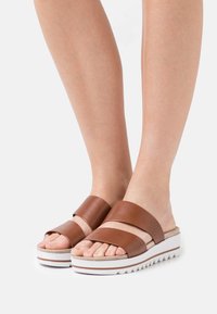 Jana Hausschuh - choco