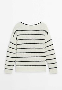 Pull en maille blanche avec des rayures horizontales noires. Il présente un large col, de longues manches, ainsi qu'un ourlet et des poignets côtelés. Tissu texturé.