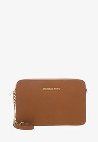 Selecionado, brown
