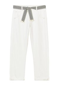 Pantaloni bianchi in cotone con una cintura intrecciata a motivo e un fiocco. Il tessuto è morbido, con tasche laterali e orli arrotolati.