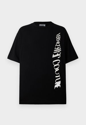 Crna pamučna majica s kratkim rukavima s bijelim dijagonalnim natpisom "VERSACE JEANS COUTURE" sprijeda, s dizajnom okruglog izreza.