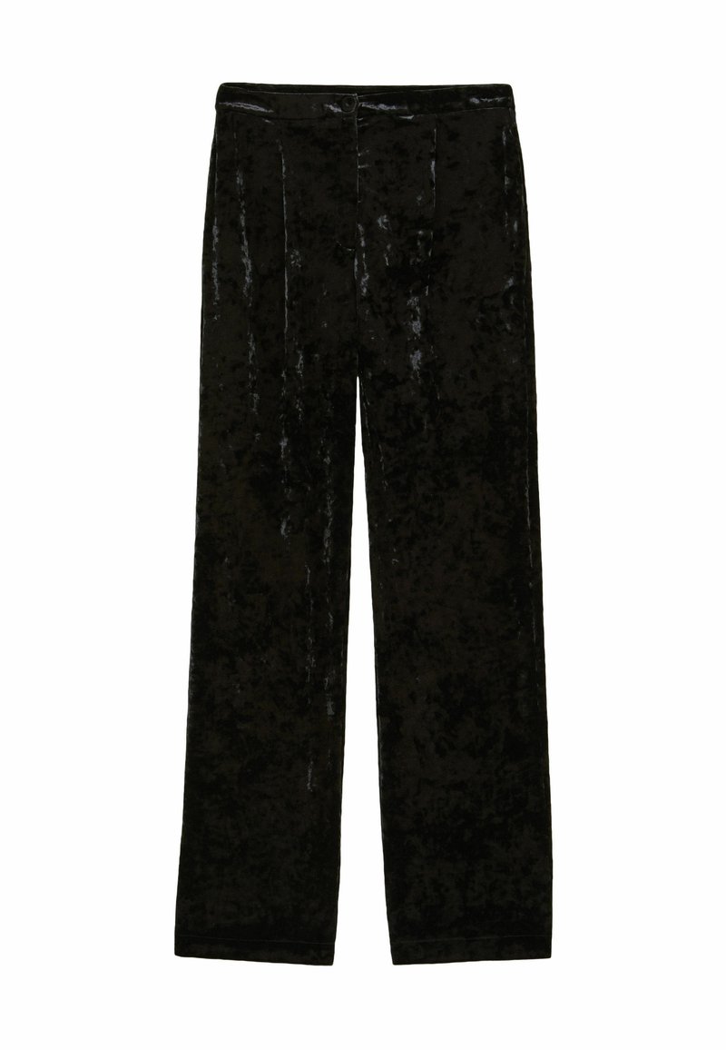 Zwarte fluwelen broek met een glanzende afwerking, voorzien van een recht model, verborgen knoopsluiting en twee voorplooien.