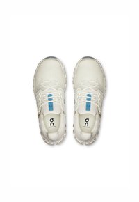 On CLOUDSWIFT 4 AD - Trainers - ivory   ivory