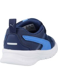 Puma EVOLVE - Babacipők - azul