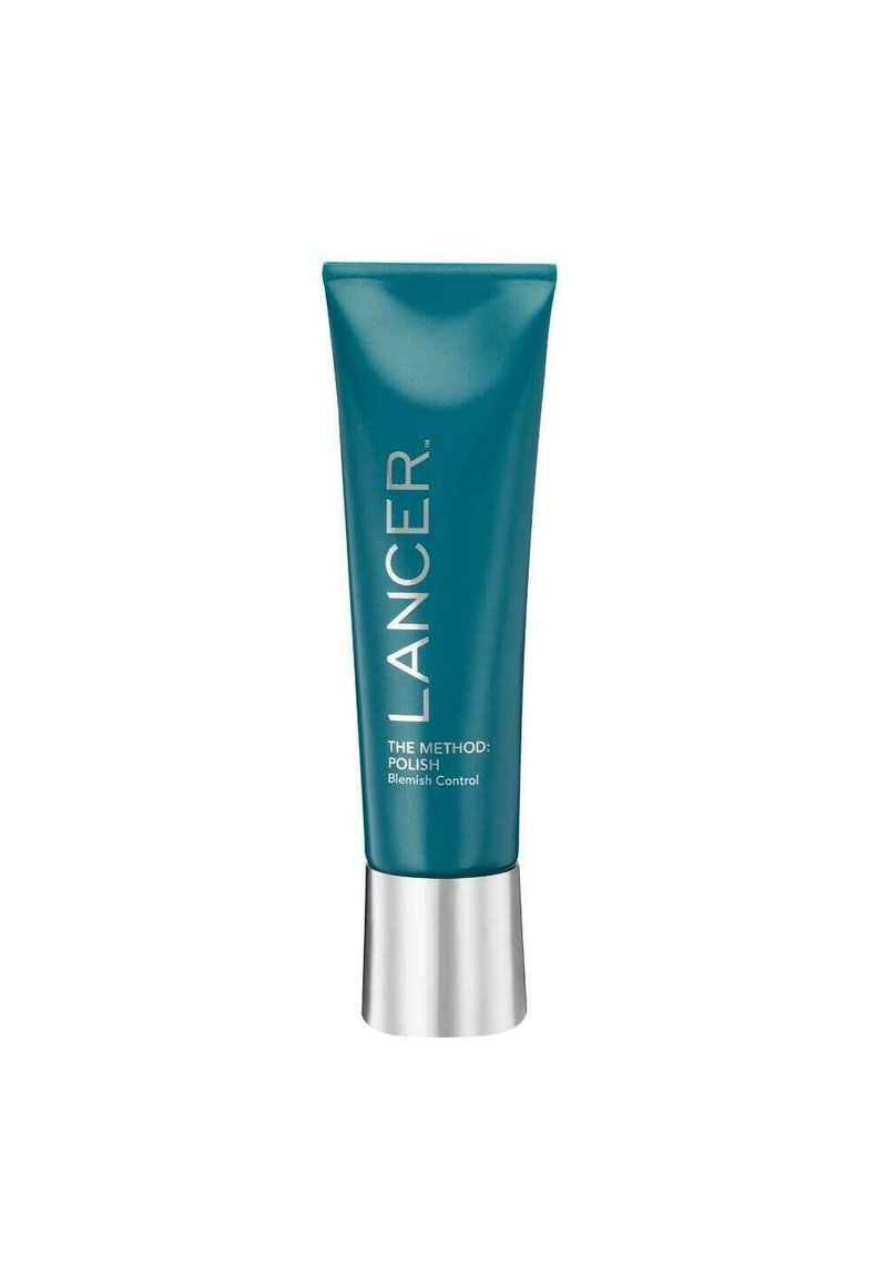 Türkise Tube mit silbernem Fuß und Schraubverschluss. Der Text lautet "LANCER THE METHOD: POLISH Blemish Control." Glatte Oberfläche, elegantes Design.