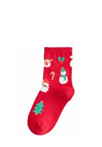 Rote Baumwollknöchelsocke mit festlichen Mustern, einschließlich Akzenten von Santa, Schneemann, Rentier, Zuckerstange und Weihnachtsbaum. Gerippter Saum.