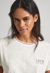 Pepe Jeans HALINA - Camiseta estampada - mousse white