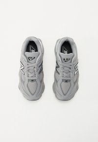 New Balance 9060 - Baskets basses - grey