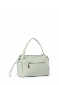 Borsa a mano in pelle verde chiaro con una forma strutturata, tasca frontale con zip e dettagli a cordoncino regolabili su entrambi i lati. Texture liscia.