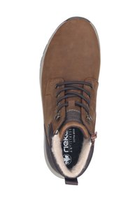 Bruine suède enkelboot met een rubberen zool, ronde neus, vetersluiting en een zachte, pluche voering. Bevat een logolabel op de binnenzool.