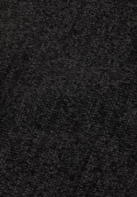 Tessuto nero con una texture sottile e irregolare, caratterizzato da una superficie morbida e leggermente pelosa, con diverse sfumature di grigio scuro.