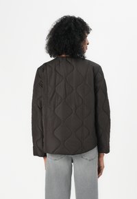 Vero Moda VMMILLIE - Winterjas - chocolate torte