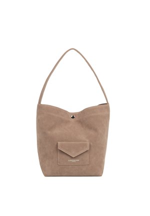 Sac d'épaule en cuir suédé taupe avec une seule bandoulière, poche avant à rabat avec bouton-pression, et logo "Lancaster Paris" en blanc.