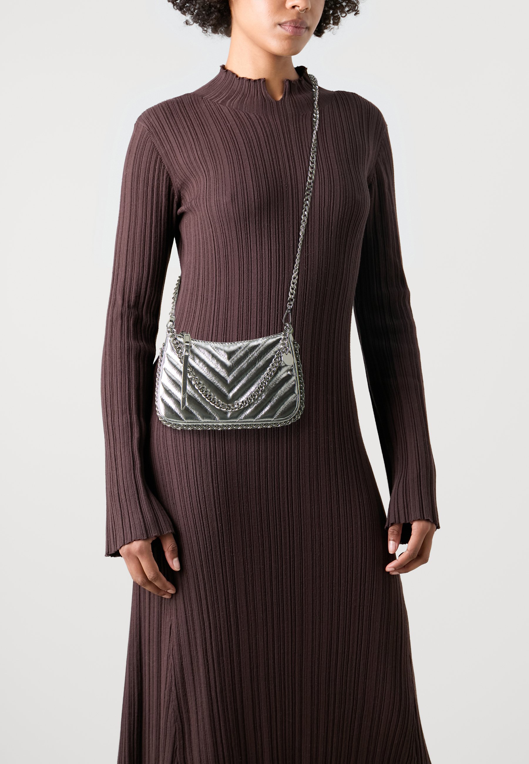 ALDO ■みりとクロスボディーsilver ALDO MERYLS - Cross body bag - silver/silver-coloured - Zalando