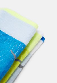 HOKA CREW RUN SOCK UNISEX 3 PACK  - Sportzoknik - diva blue/ice water/evening primrose