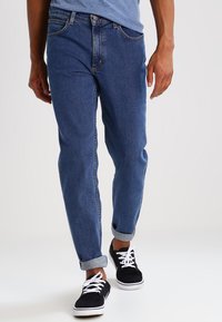 Lee BROOKLYN STRAIGHT - Calças de ganga de perna direita - mid stone wash