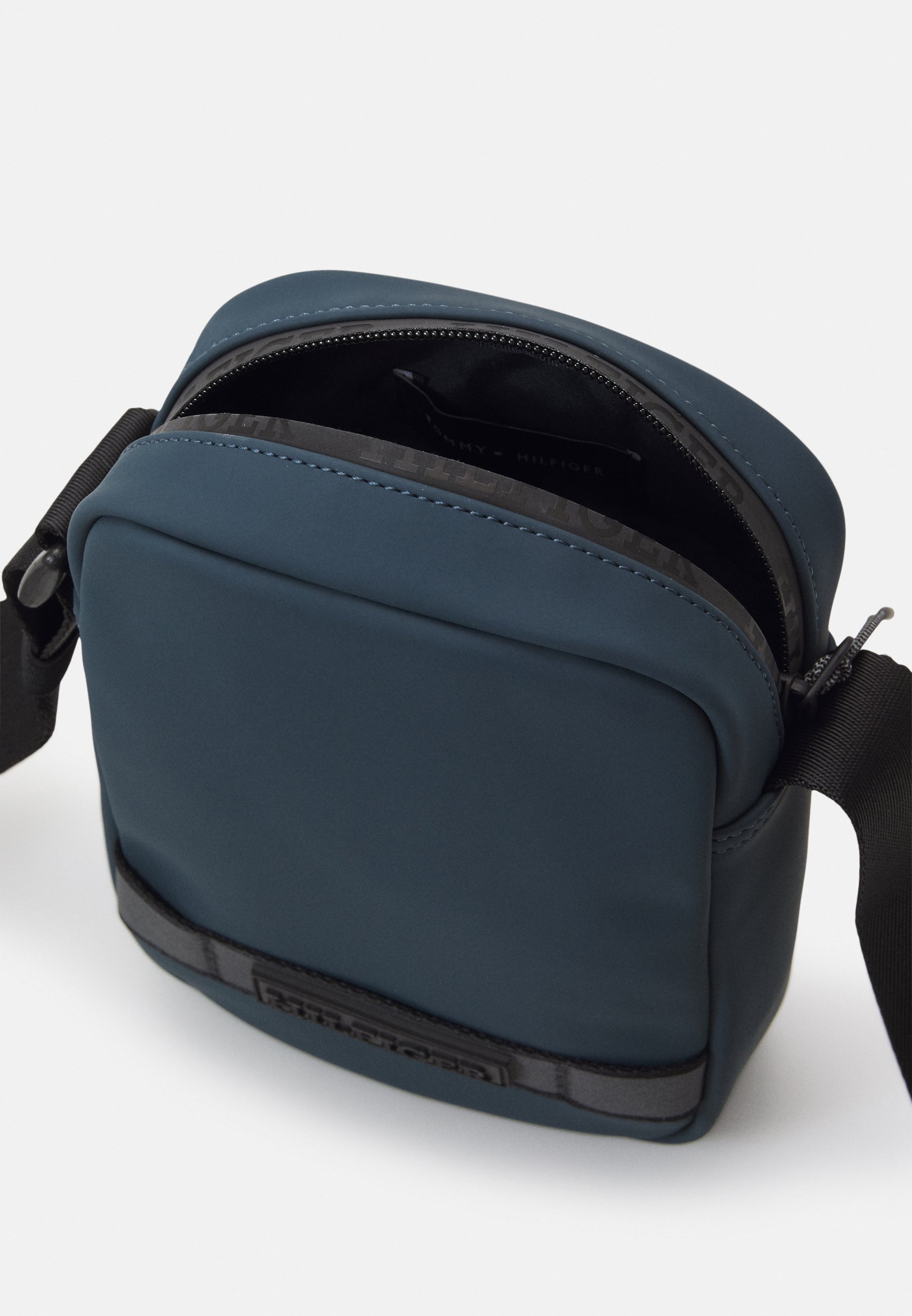 Tommy Hilfiger MONOTYPE MINI REPORTER UNISEX - Cross body