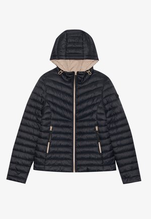 Veste noire rembourrée avec capuche amovible, fermeture éclair dorée et doublure beige. Dotée de deux poches zippées à l'avant et d'une texture légère et matelassée.