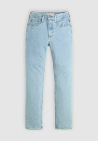 Jean denim bleu clair droit avec poches avant, passants de ceinture et fermeture par bouton sur un fond uni.