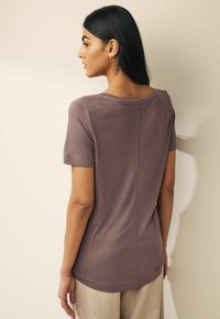 Next SLOUCH V-NECK- REGULAR FIT - T-shirts basic - brown