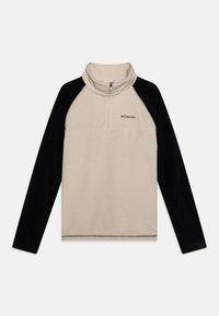 Sudadera de forro polar beige con mangas raglán negras, cuello con media cremallera y detalle del logo en el pecho. Textura suave y diseño informal.
