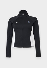 Μαύρο αθλητικό μπουφάν με φερμουάρ πλήρους μήκους, λευκές πλαϊνές πινελιές, μακριά μανίκια, ψηλό γιακά και λογότυπο Nike στο αριστερό στήθος.