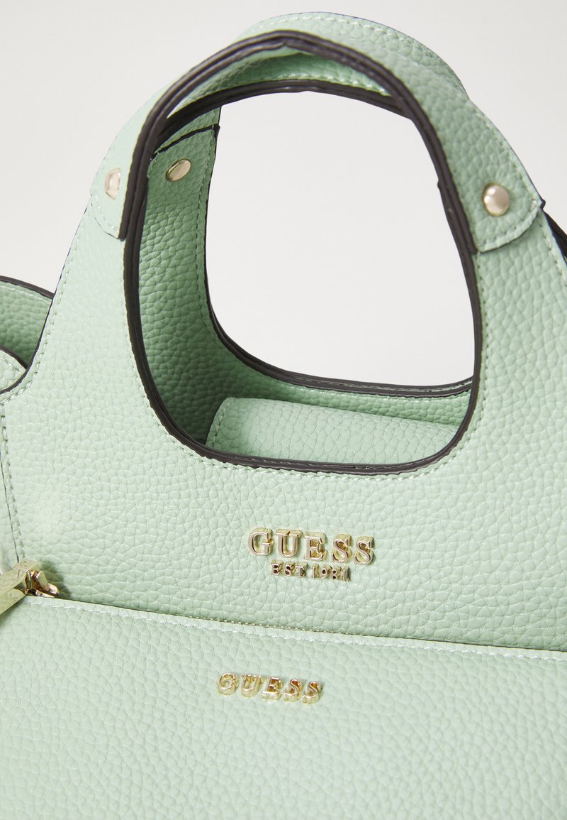 Sac à Dos GUESS Velina Backpack – Vert – Neuf – 100% Polyester