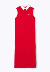 Robe sans manches rouge avec un col blanc, présentant une fermeture à boutons et des fentes sur le côté. Comprend un petit logo sur la poitrine. Tissu en mélange de coton.