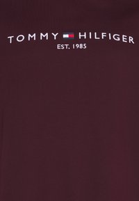 Tommy Hilfiger LOGO TEE - T-shirt estampada - deep burgundy