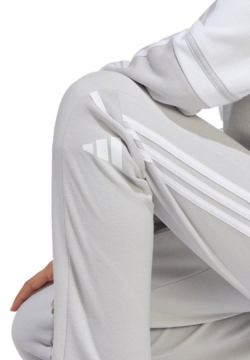 adidas SQ25 SW PNT Y — foto 3