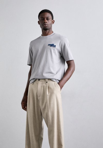 Emporio Armani PANTALONI - Hlače - beige melange