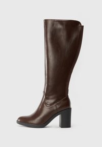 Μπότες με ψηλό τακούνι - dark brown