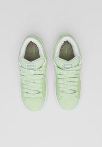 Puma UNISEX - Gördeszkacipők - pure green/white