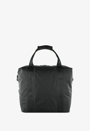 Borsa a duffel nera realizzata in nylon impermeabile, con doppi manici superiori, una tasca frontale e un scomparto principale con zip. Texture liscia.