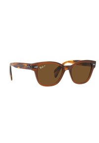 Occhiali da sole in tartaruga marrone con forma a occhio di gatto, lenti marroni e accenti in argento sulla montatura, con logo sui templi.