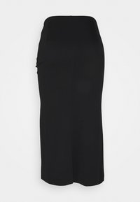 Svart midi kjol tillverkad av ett mjukt och lätt tyg. Har en åtsittande midja och en något utsvängd nederkant med ett bakre sprund för rörlighet.