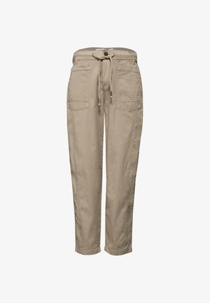 Pantalon décontracté beige avec poches plaquées à l'avant, fermeture par bouton et taille à cordon, coupé avec des jambes droites.
