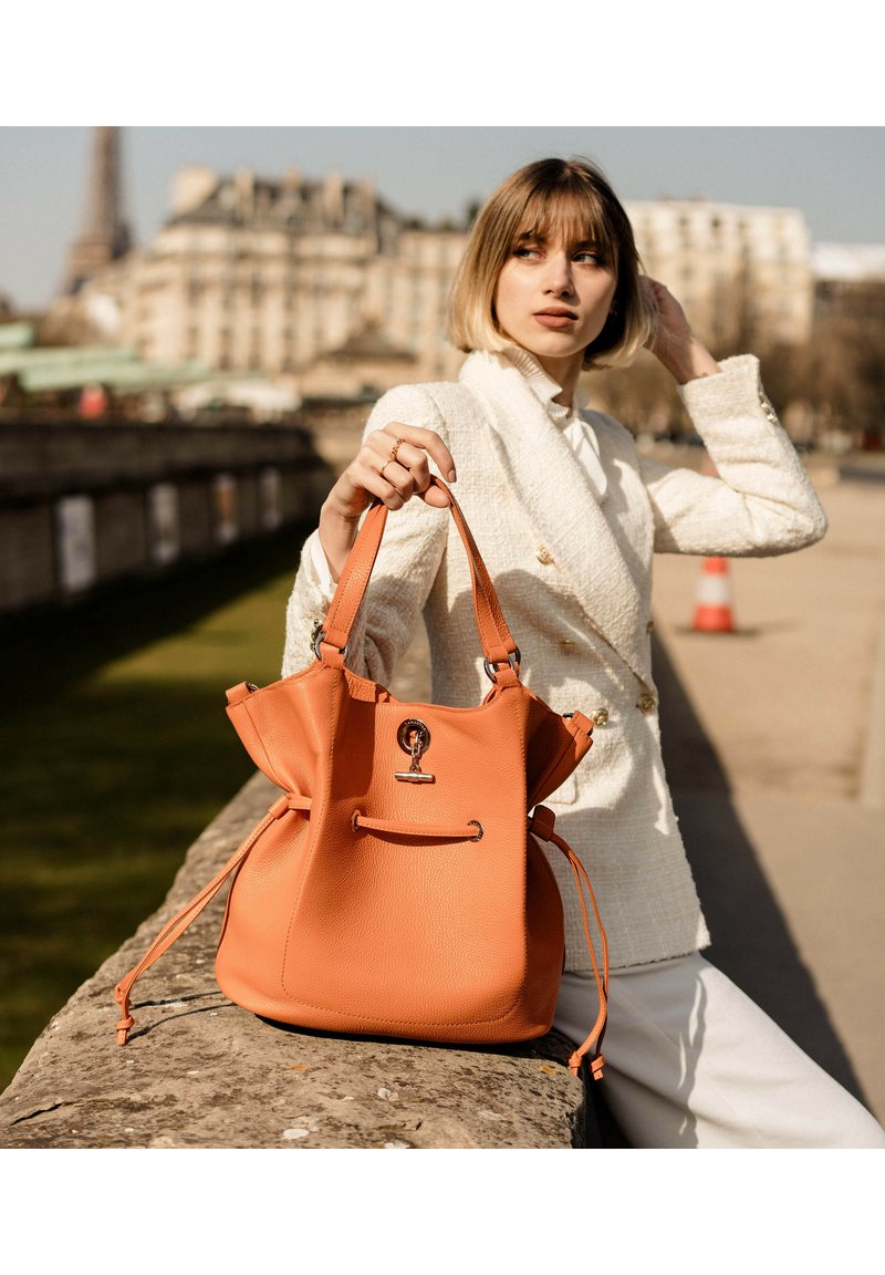 Lamarthe PARIS Sac à main orange ZALANDO.FR