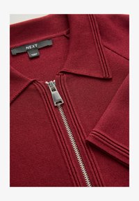 Wybrany, burgundy red