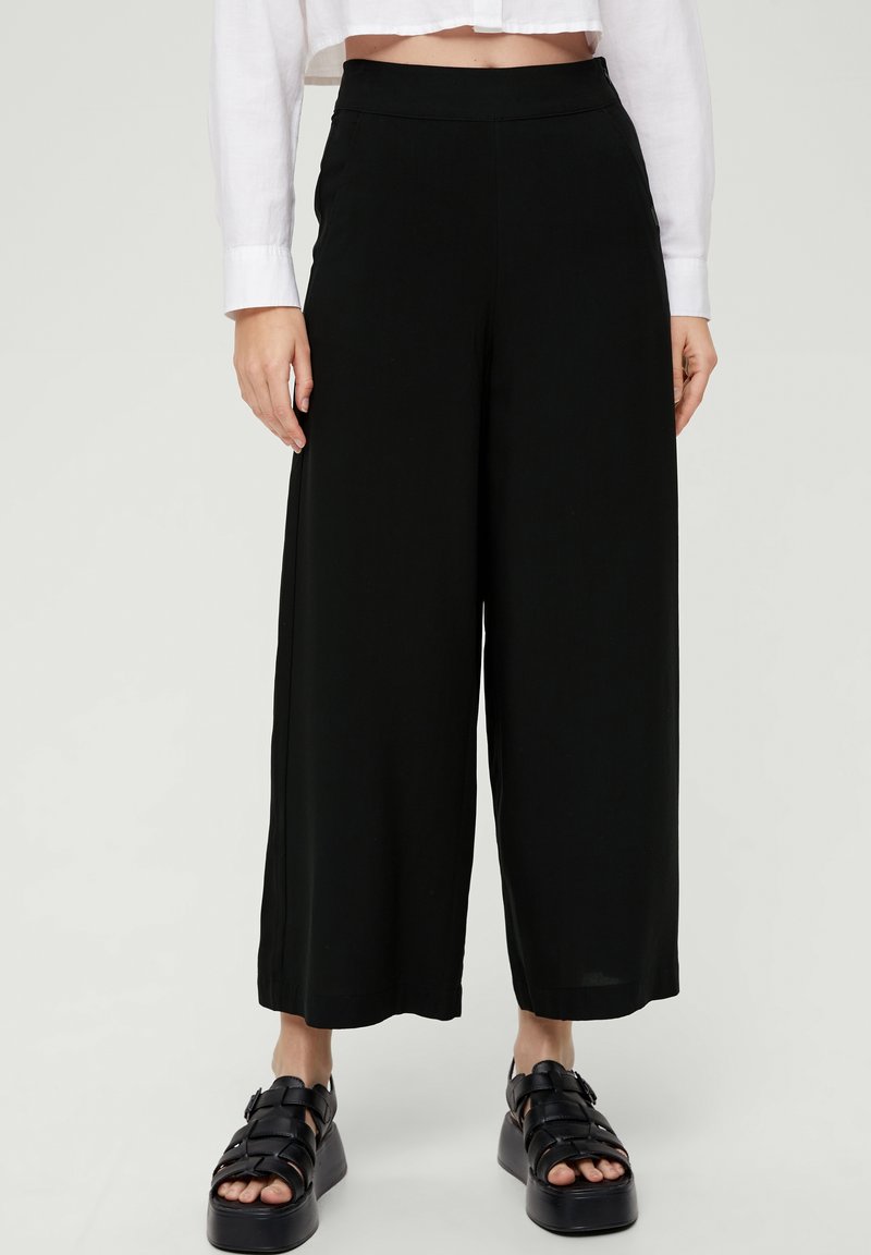 QS CULOTTE  - Broek - schwarz