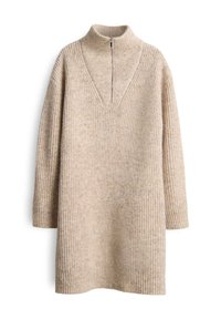 Abito maglione beige a maniche lunghe con colletto alto, mezza zip e scollo a V profondo. Presenta coste verticali e una texture morbida.