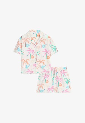 Kortærmet, knap-op skjorte og matchende shorts i hvid med farverige palmer, blomster og stjerne mønstre. Let, glat stof.