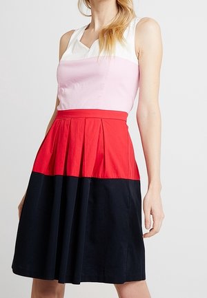 Robe de jour - red
