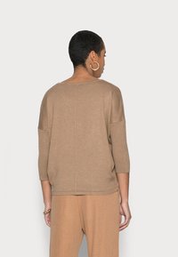 Saint Tropez MILASZ R-NECK - Džemperis - camel
