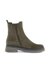 Olijfgroene suede enkelboot met een rits aan de zijkant, een ronde neus en een gestructureerde grijze rubberen zool. Bevat stiksels op de zijkanten.