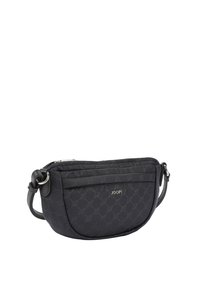 Piccola borsa nera trapuntata con logo tono su tono, materiale tessile liscio, forma curvata, tracolla regolabile e chiusura con zip.