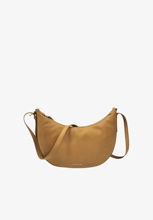 Borsa a tracolla color cuoio a forma di mezzaluna con tracolla regolabile, chiusura con zip e piccolo logo dorato "BIASIA" al centro davanti.